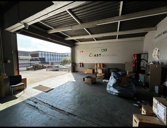 1,985M² WAREHOUSE TO LET IN KEW
